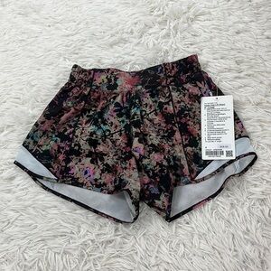 NWT Lululemon Hotty Hot Low-Rise Lined Short 4" Stencil Blossom Red Multi